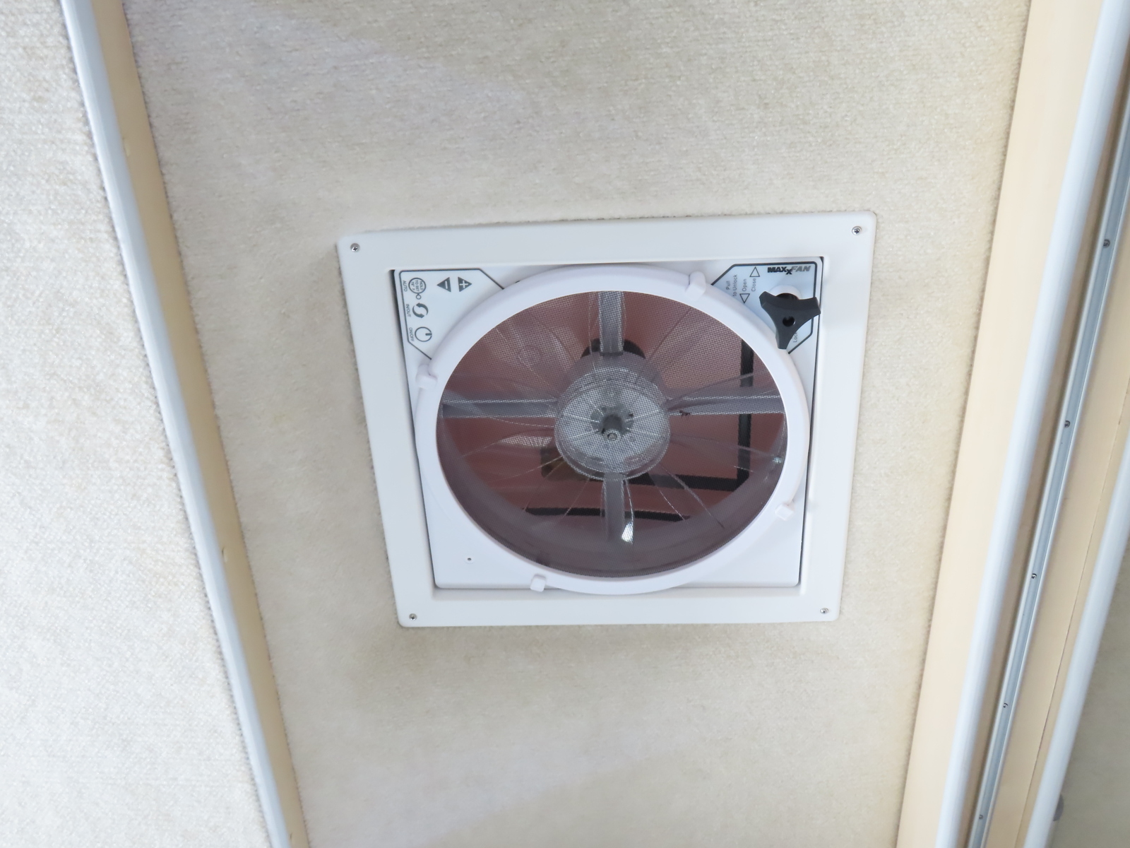 キャンピングカーキャブコン