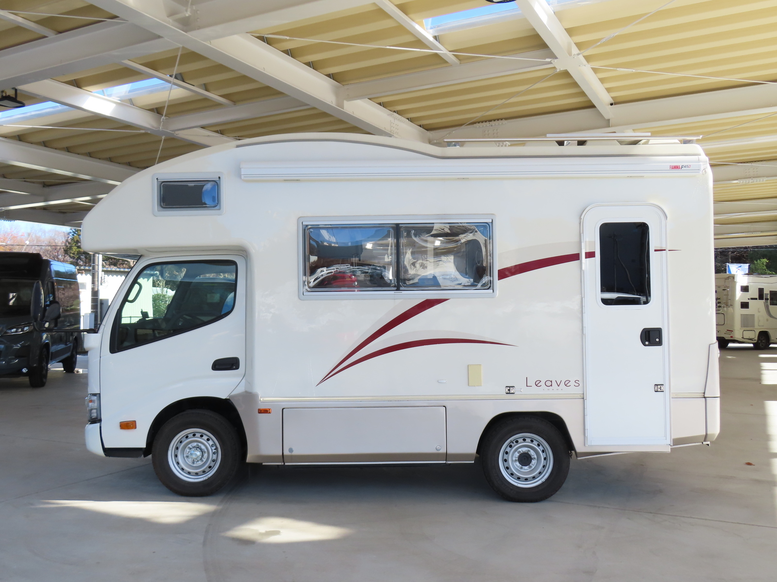 キャンピングカーキャブコン