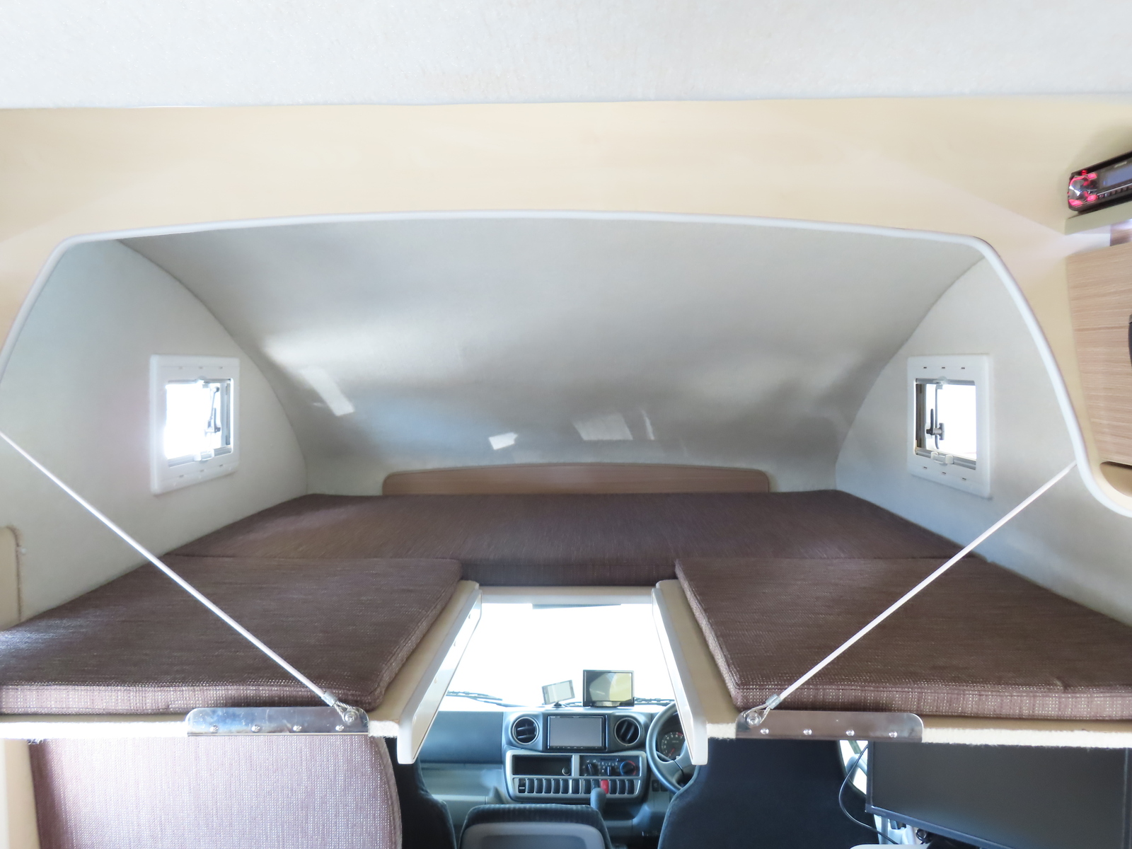 キャンピングカーキャブコン