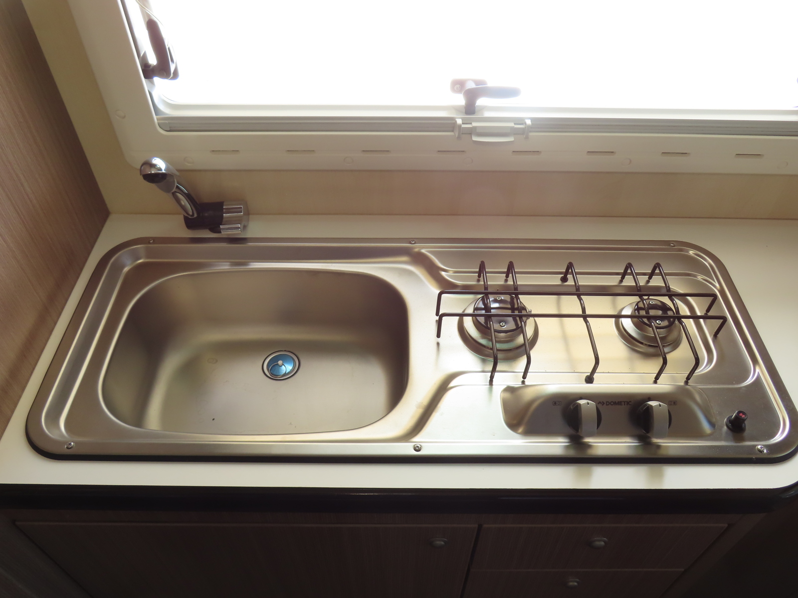 キャンピングカーキャブコン