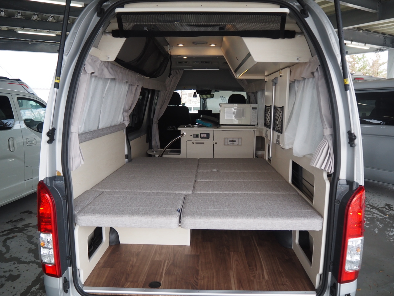 キャンピングカーバンコン