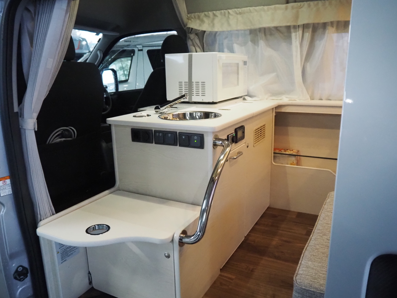 キャンピングカーバンコン