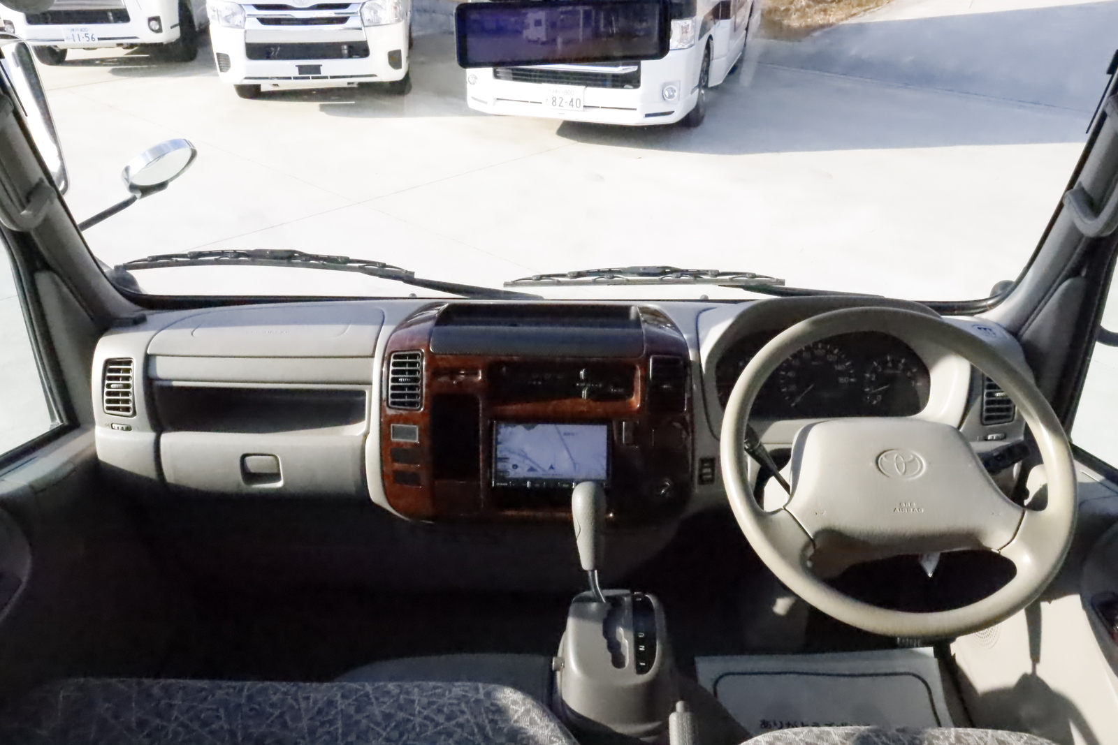 キャンピングカーキャブコン