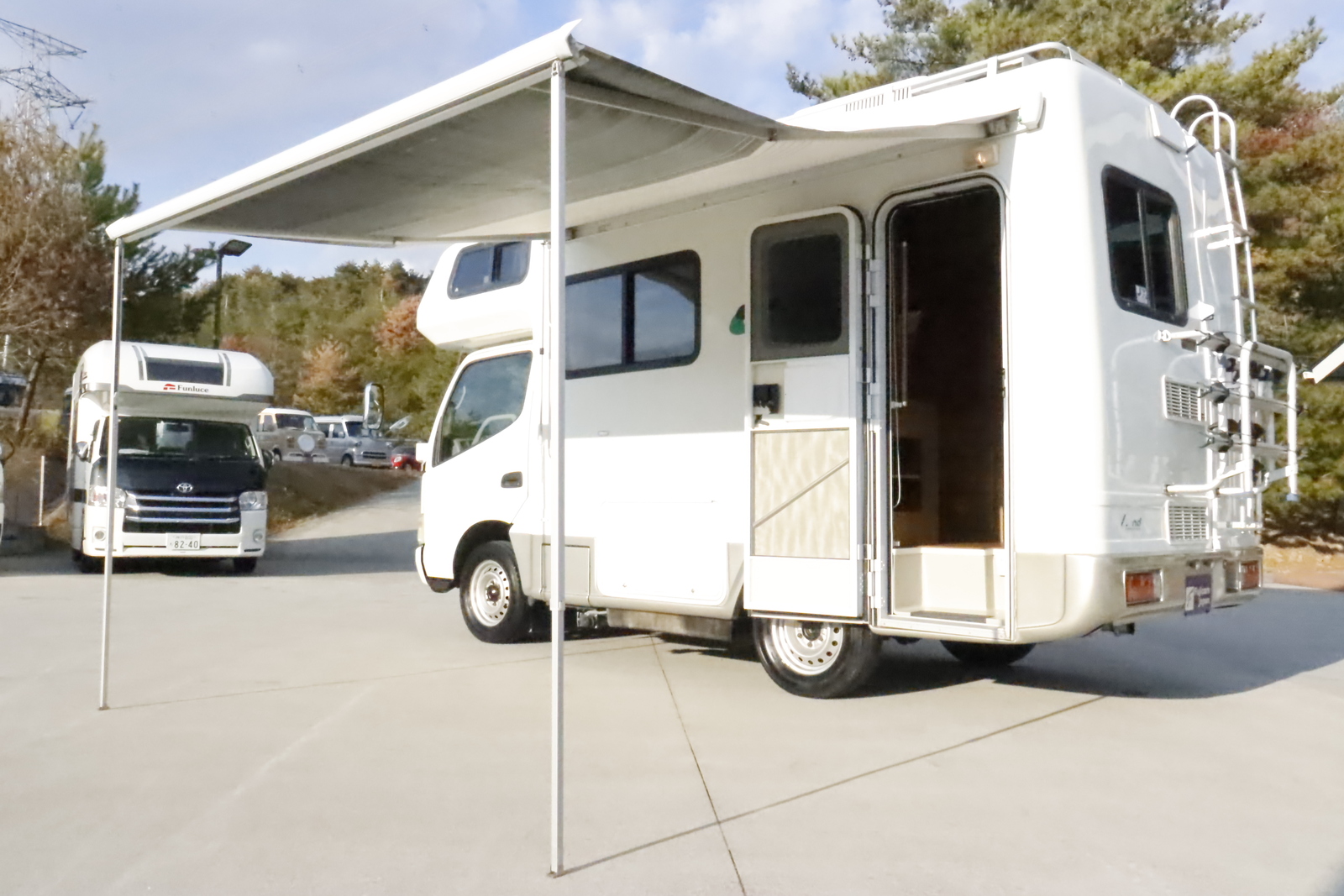 キャンピングカーキャブコン