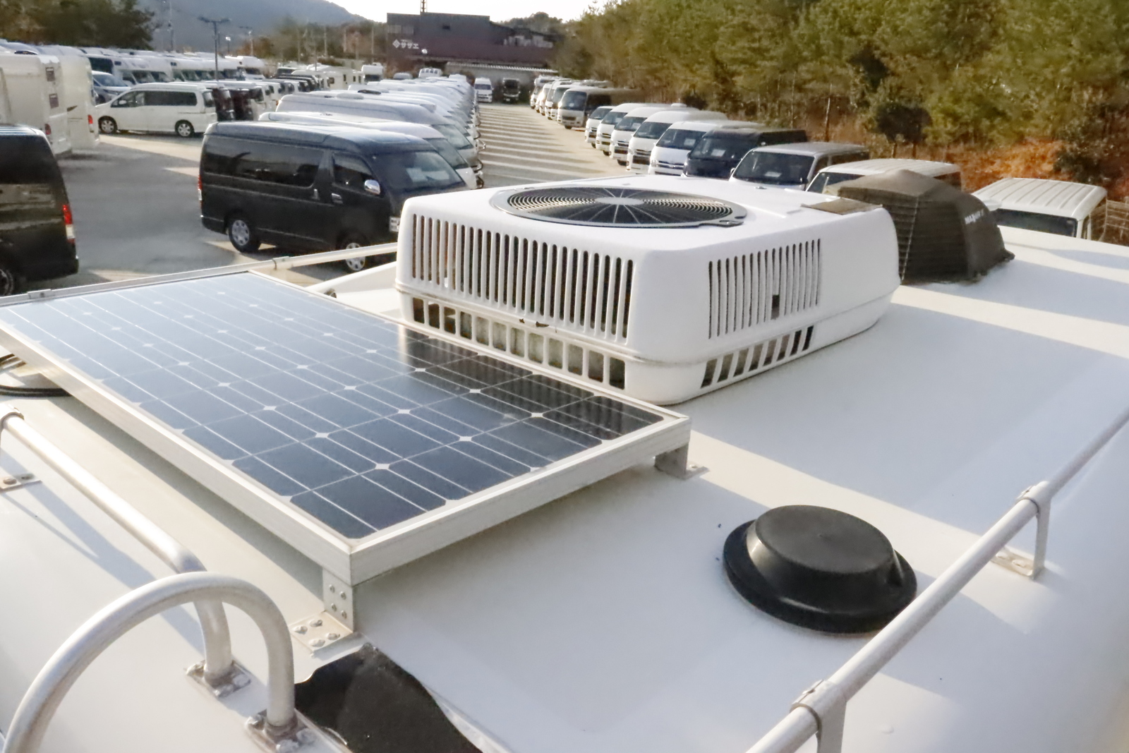 キャンピングカーキャブコン