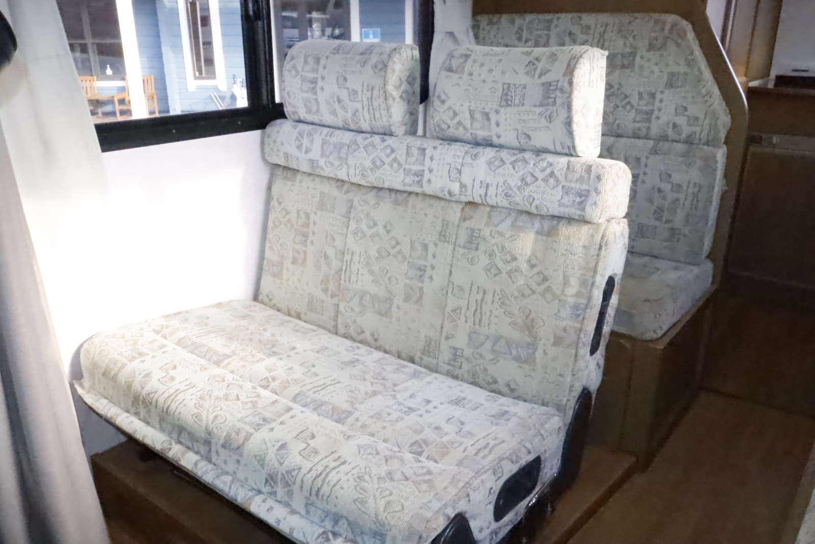 キャンピングカーキャブコン