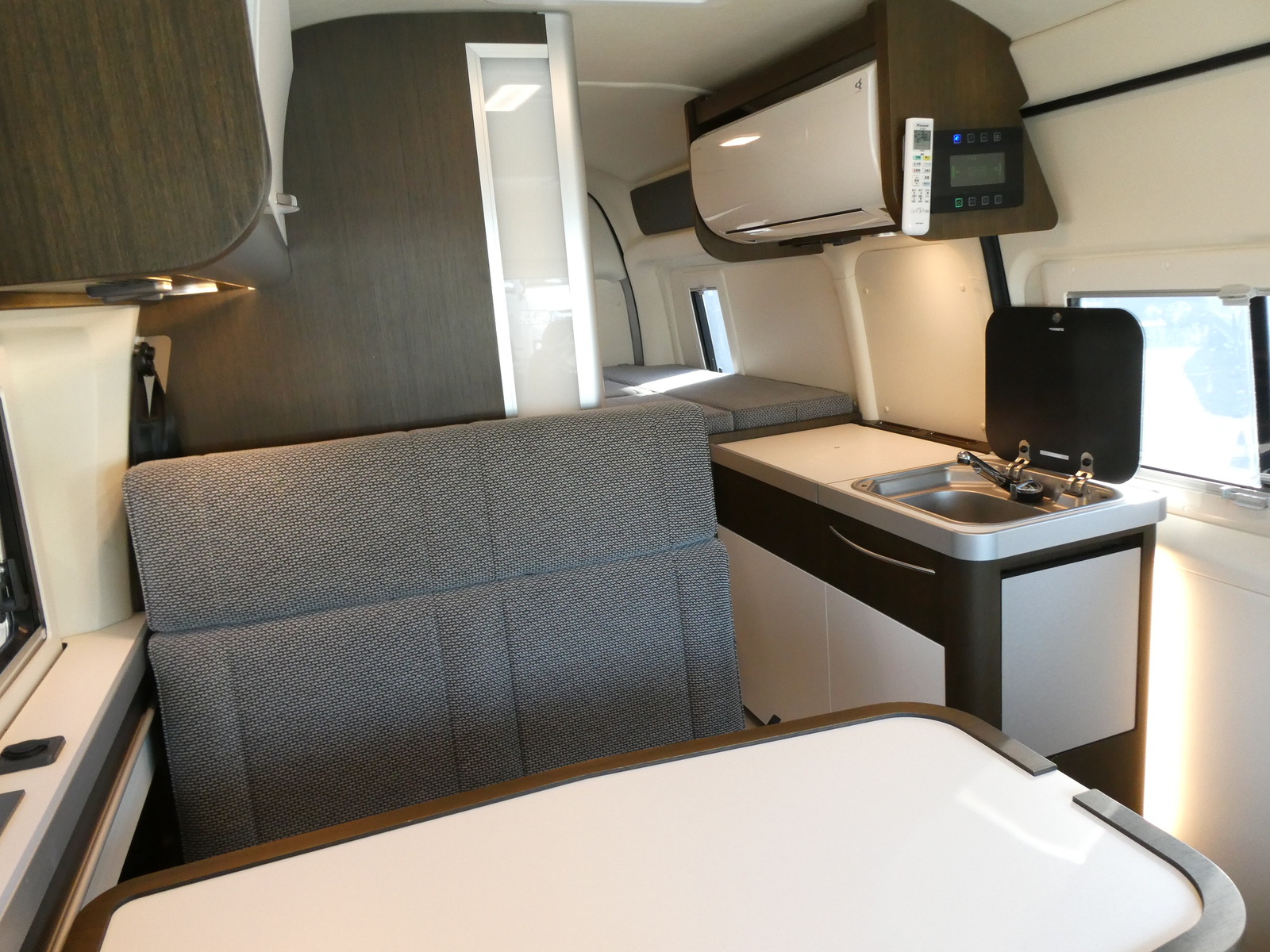 キャンピングカーバンコン