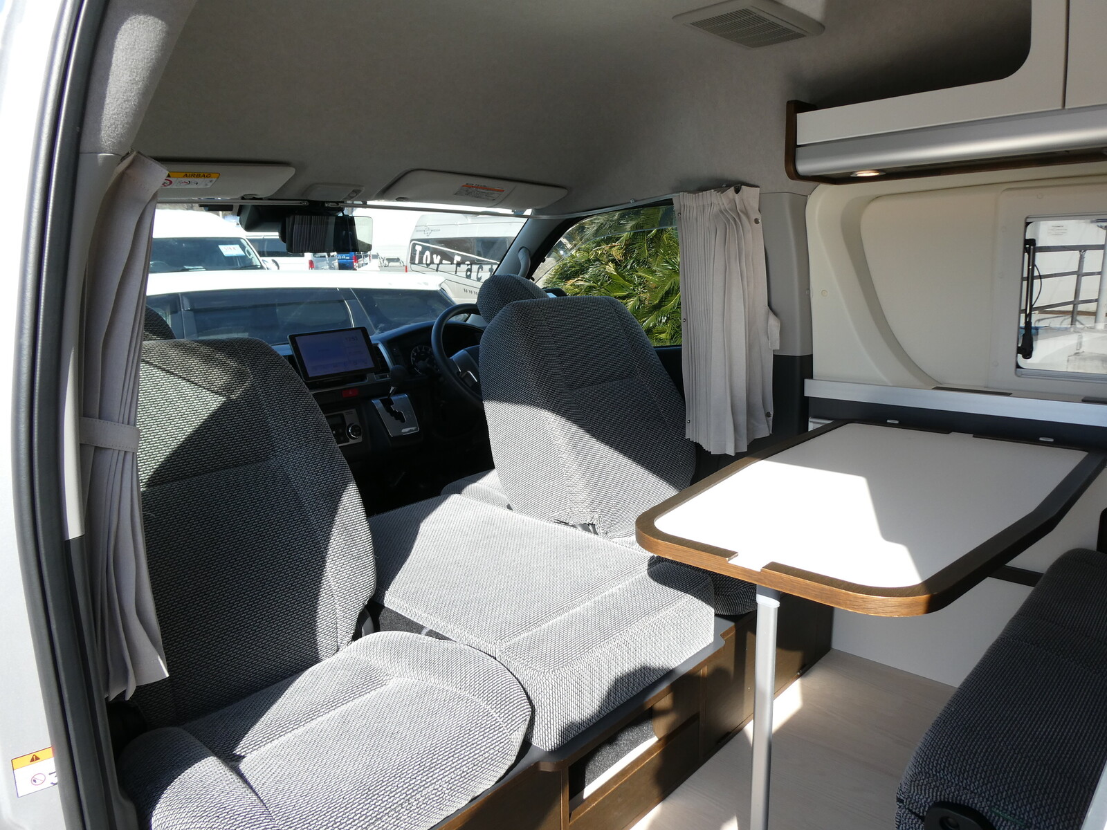 キャンピングカーバンコン