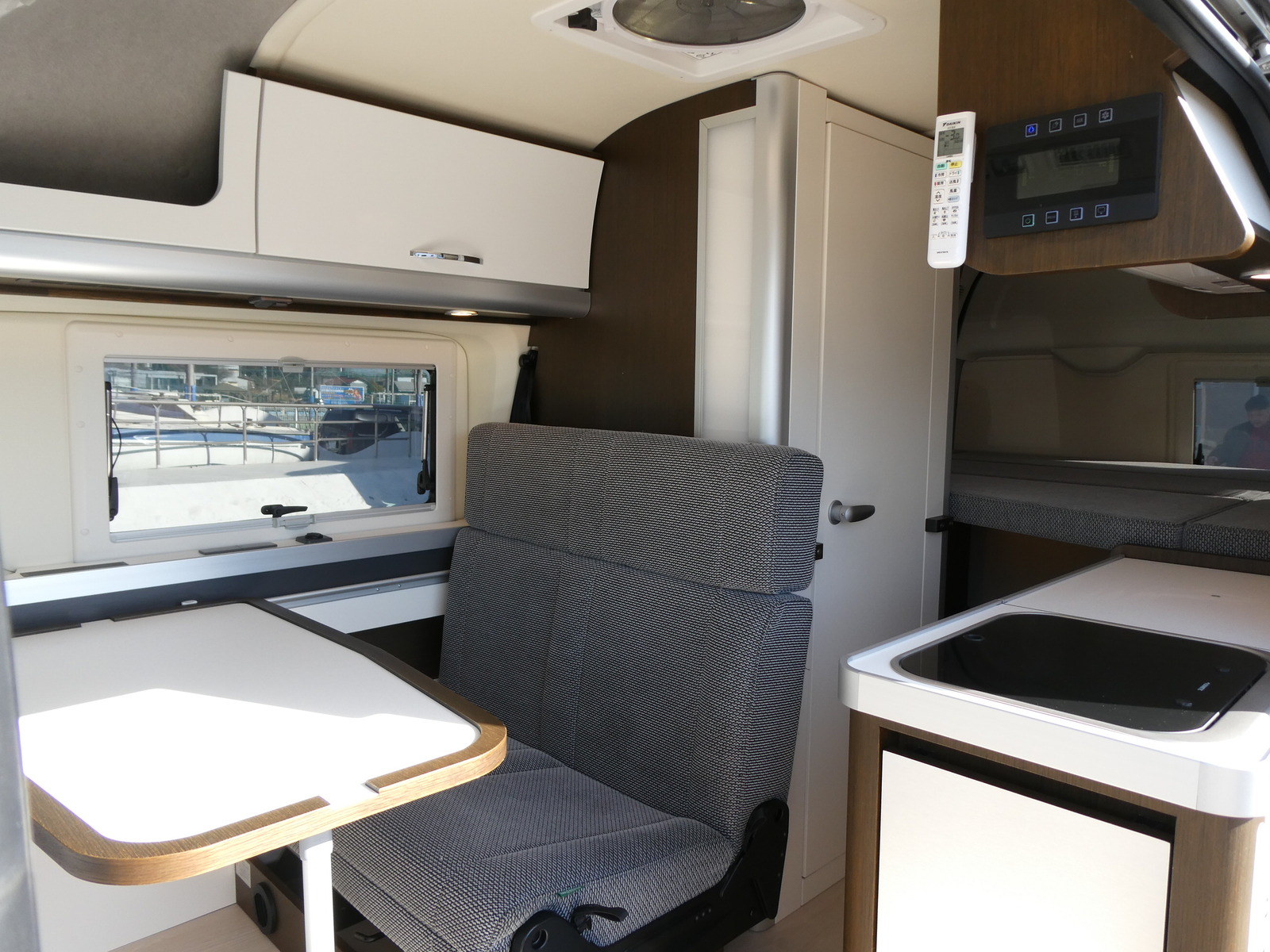 キャンピングカーバンコン