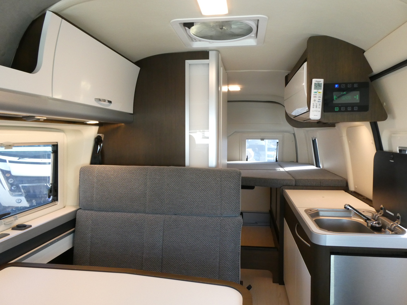 キャンピングカーバンコン