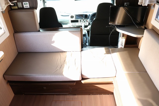 キャンピングカーキャブコン