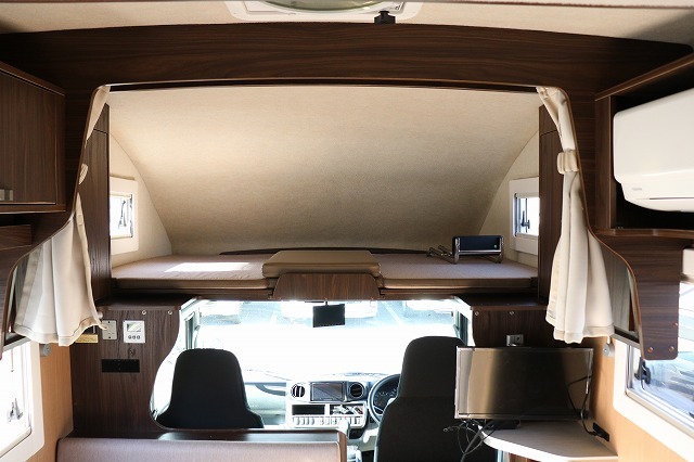 キャンピングカーキャブコン