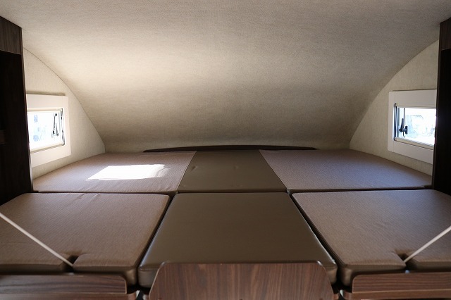 キャンピングカーキャブコン