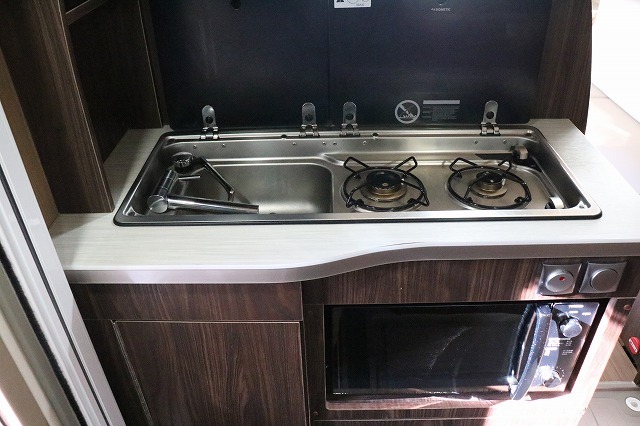 キャンピングカーキャブコン