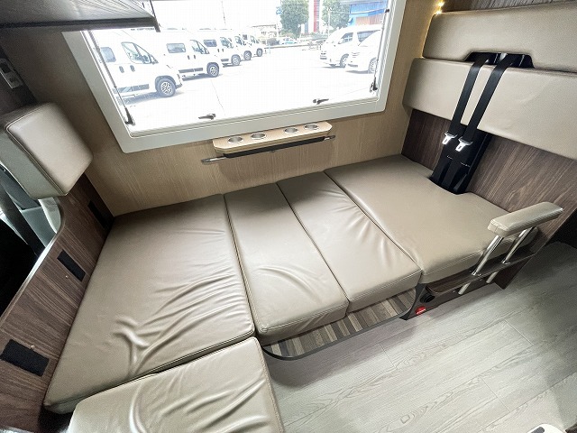 キャンピングカーキャブコン