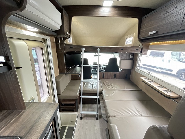 キャンピングカーキャブコン