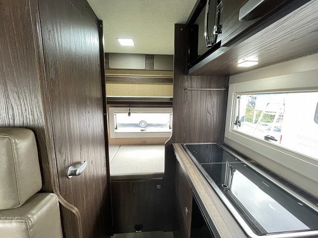 キャンピングカーキャブコン