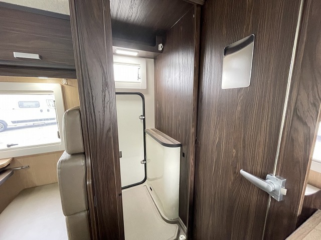 キャンピングカーキャブコン