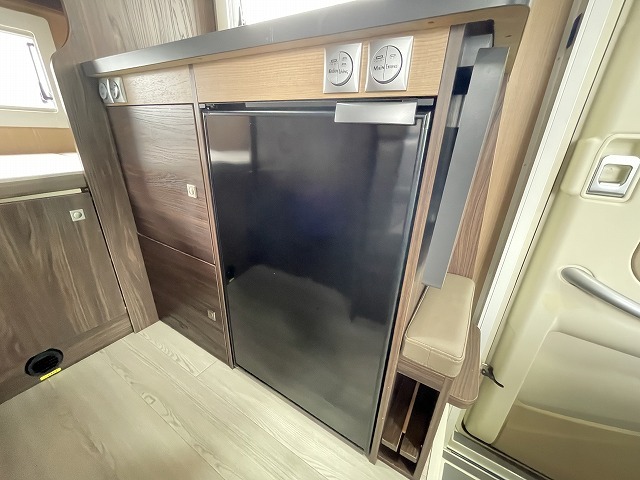 キャンピングカーキャブコン