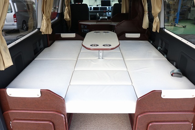 キャンピングカーバンコン