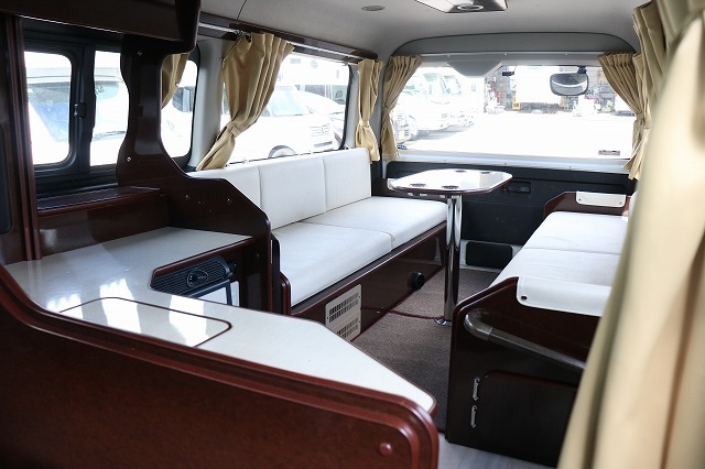 キャンピングカーバンコン