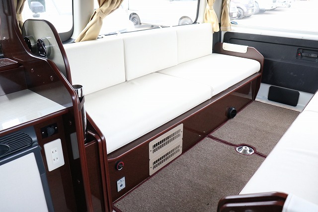 キャンピングカーバンコン