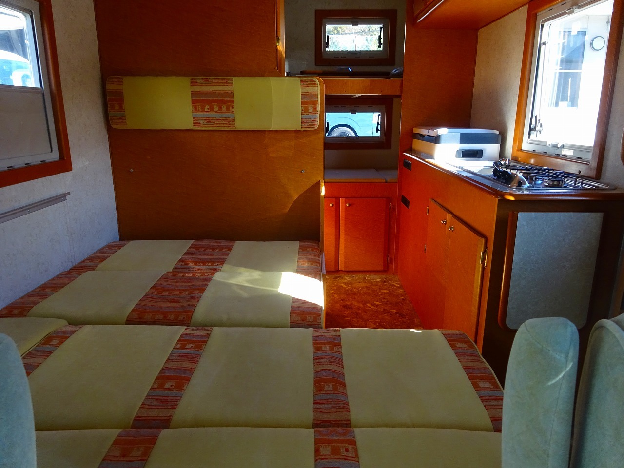 キャンピングカーキャブコン