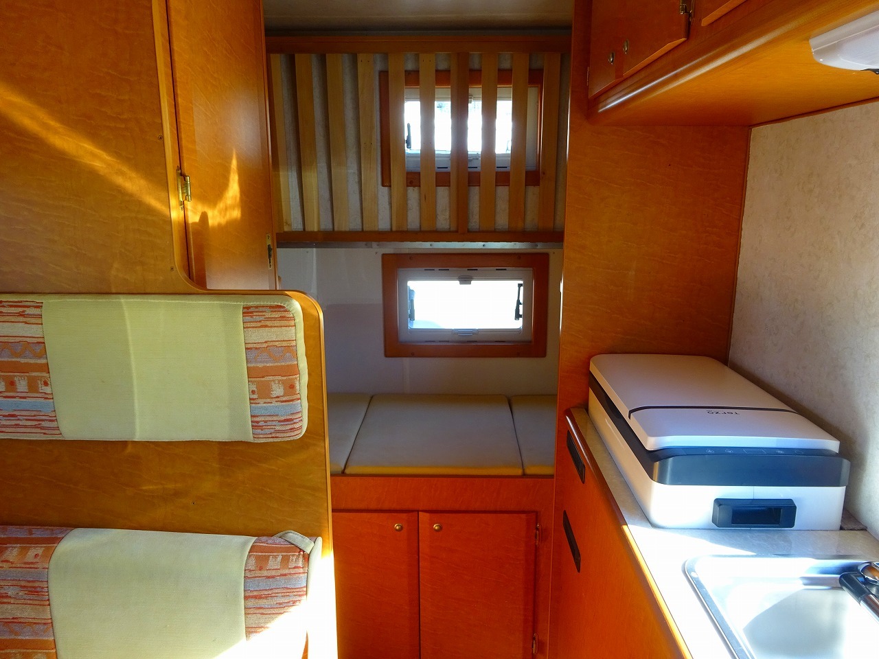 キャンピングカーキャブコン