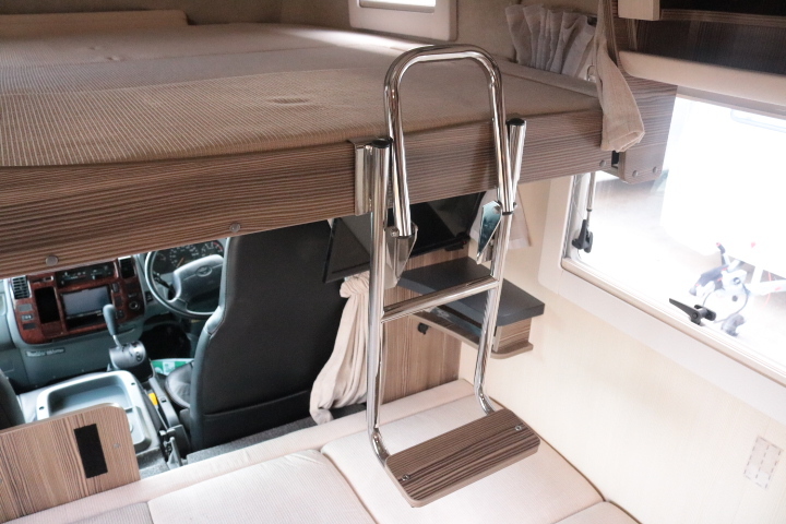 キャンピングカーキャブコン