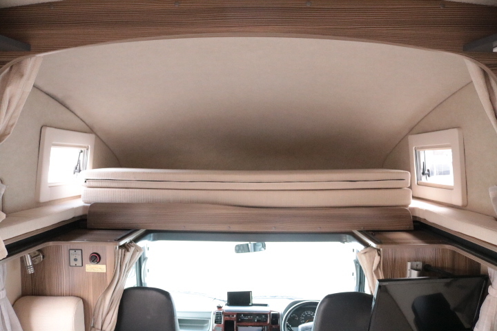 キャンピングカーキャブコン