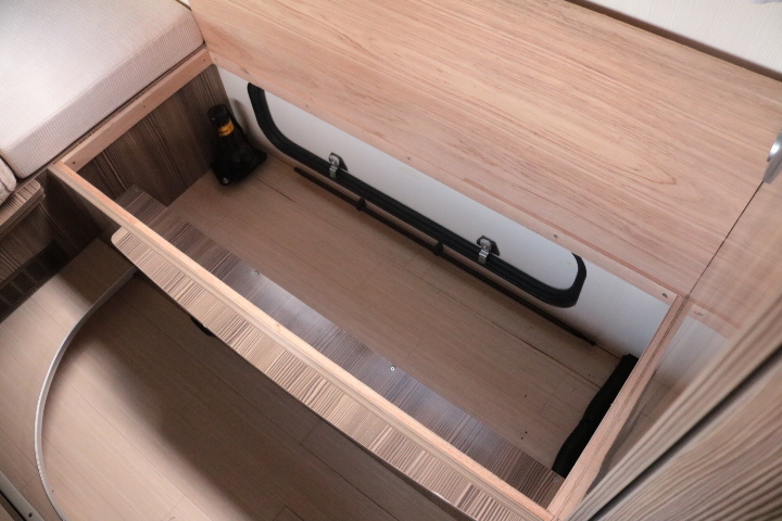 キャンピングカーキャブコン