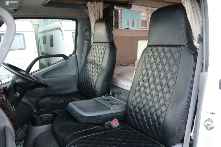 キャンピングカーキャブコン