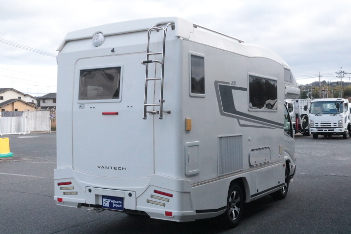 キャンピングカーキャブコン