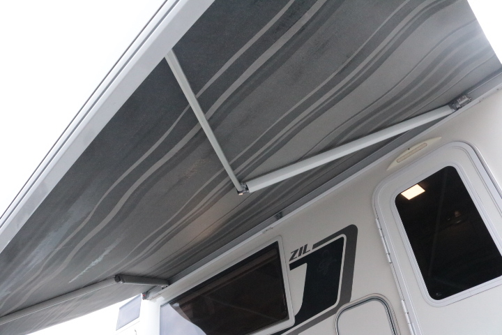 キャンピングカーキャブコン