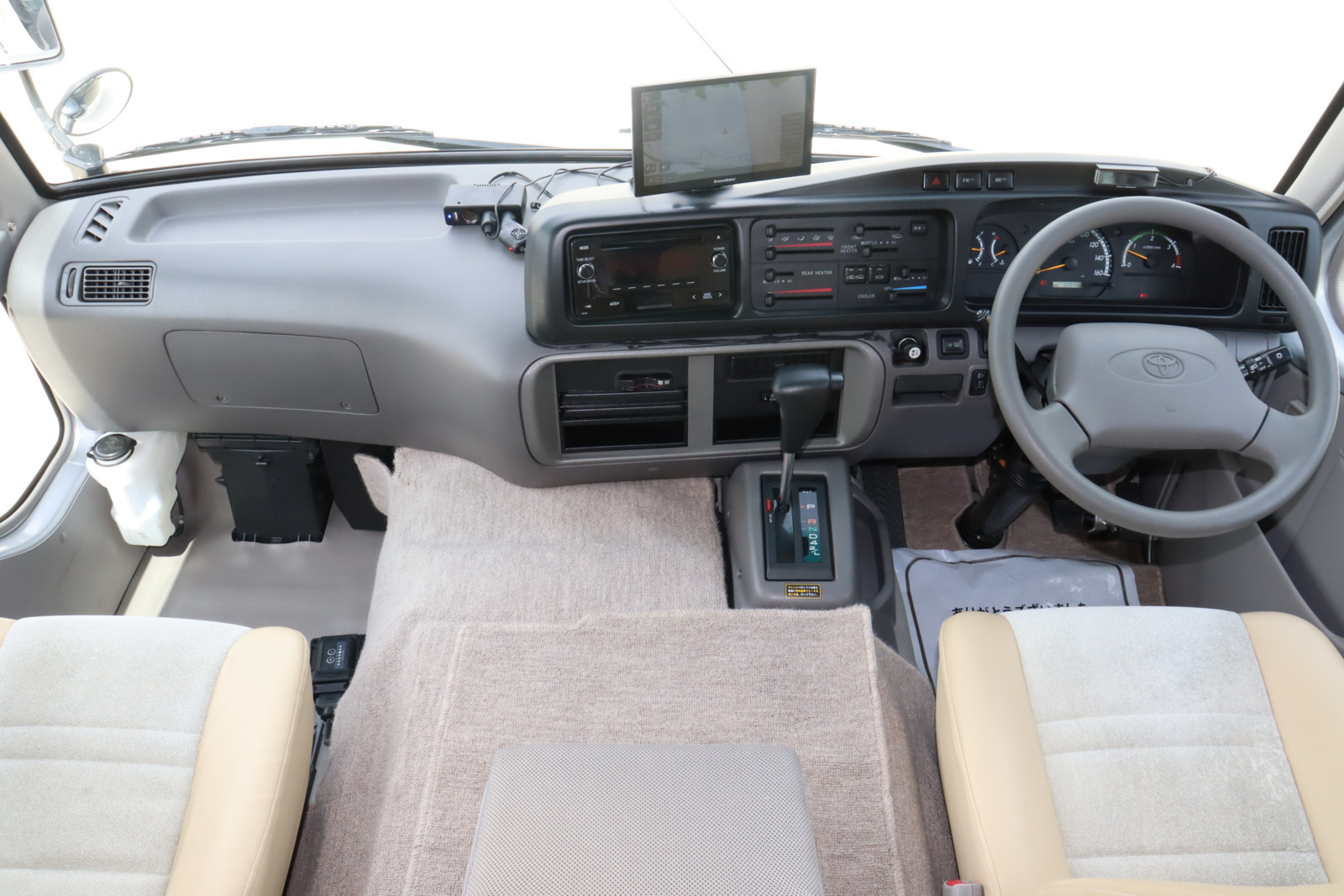 キャンピングカーバスコン