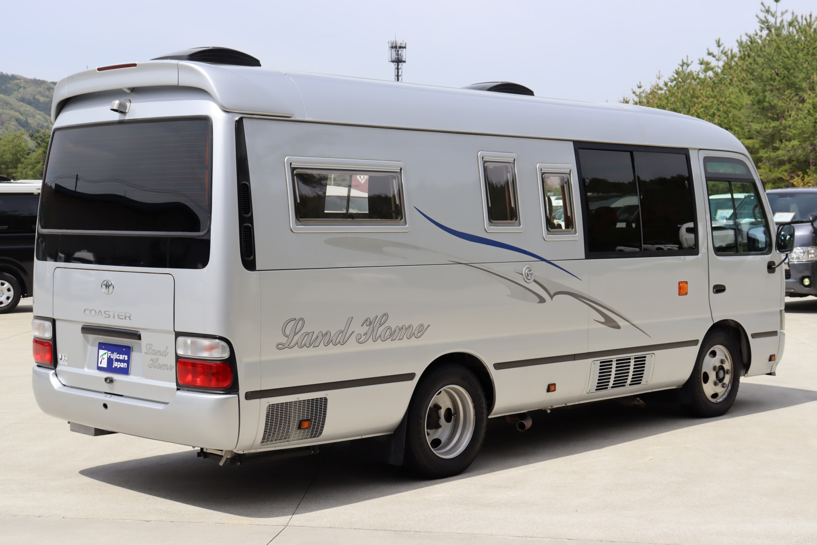 キャンピングカーバスコン