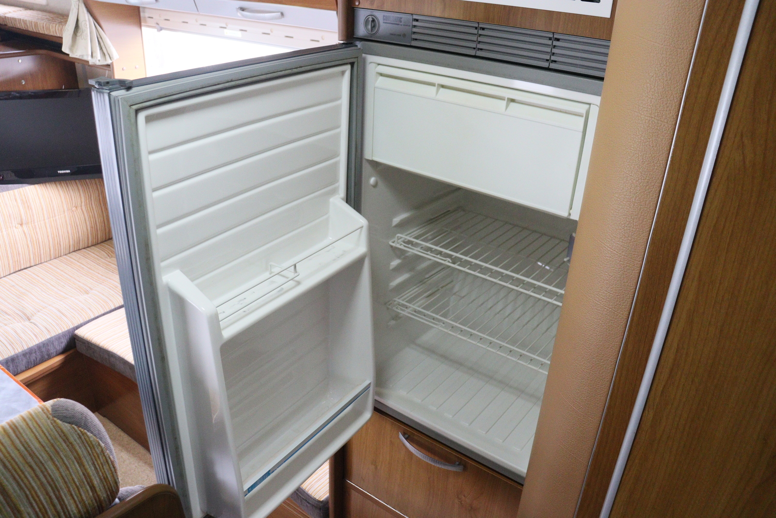 キャンピングカーキャブコン