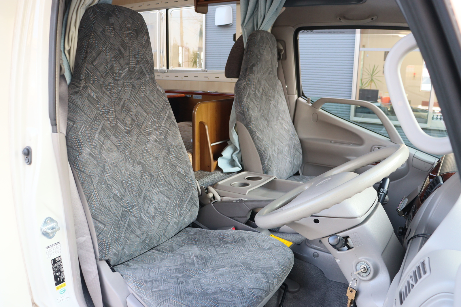 キャンピングカーキャブコン