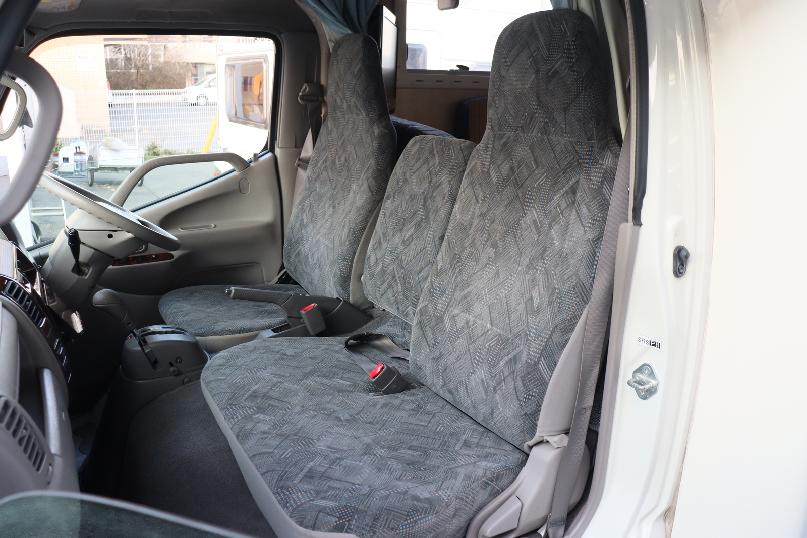 キャンピングカーキャブコン