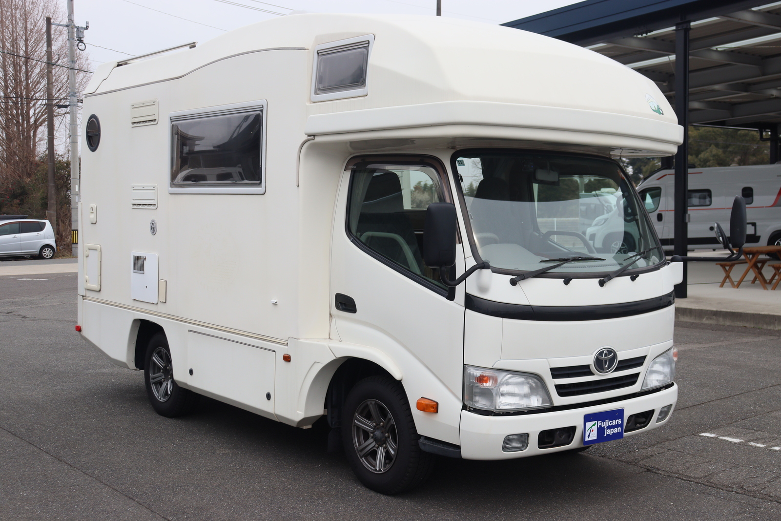 キャンピングカーキャブコン