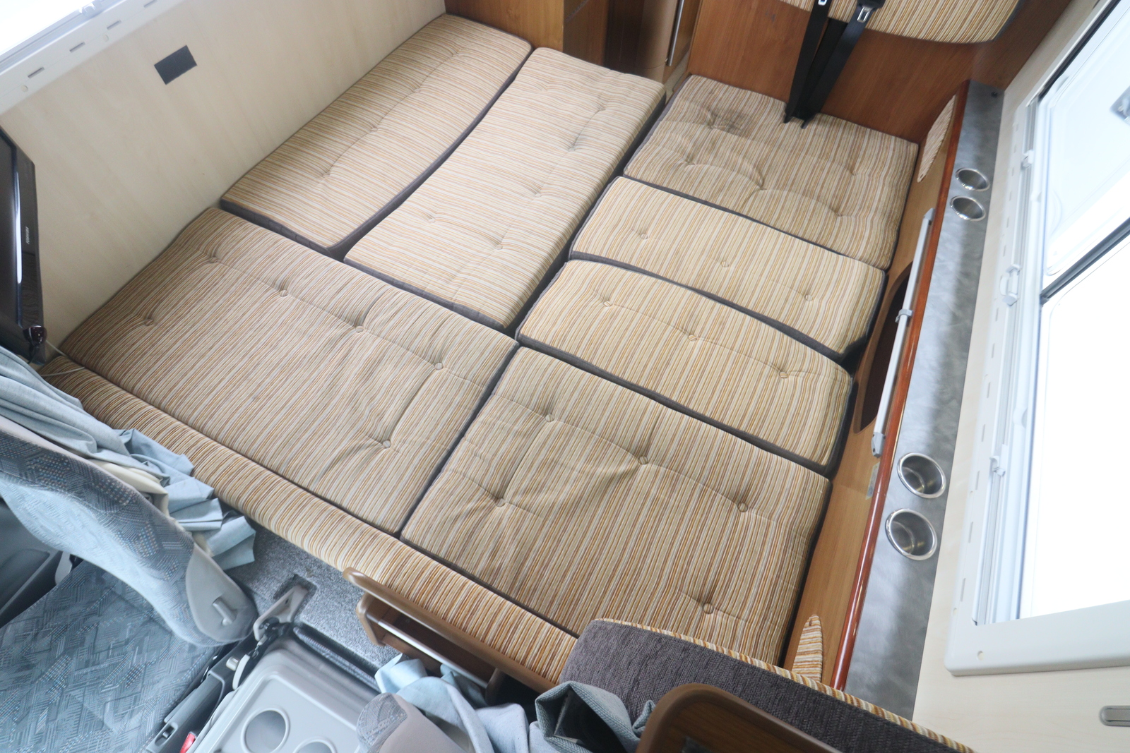 キャンピングカーキャブコン