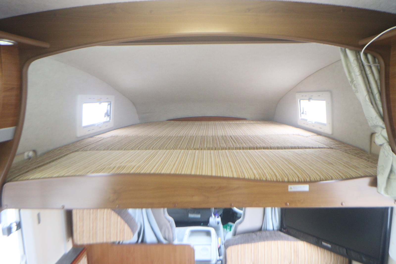 キャンピングカーキャブコン