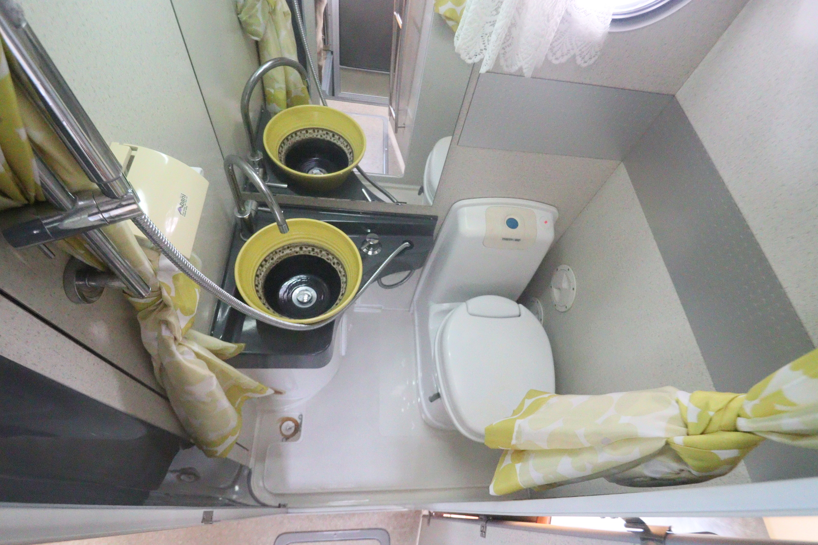 キャンピングカーキャブコン