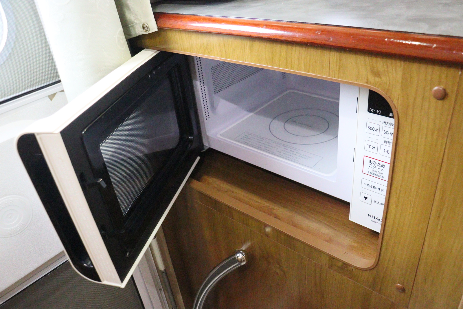 キャンピングカーキャブコン