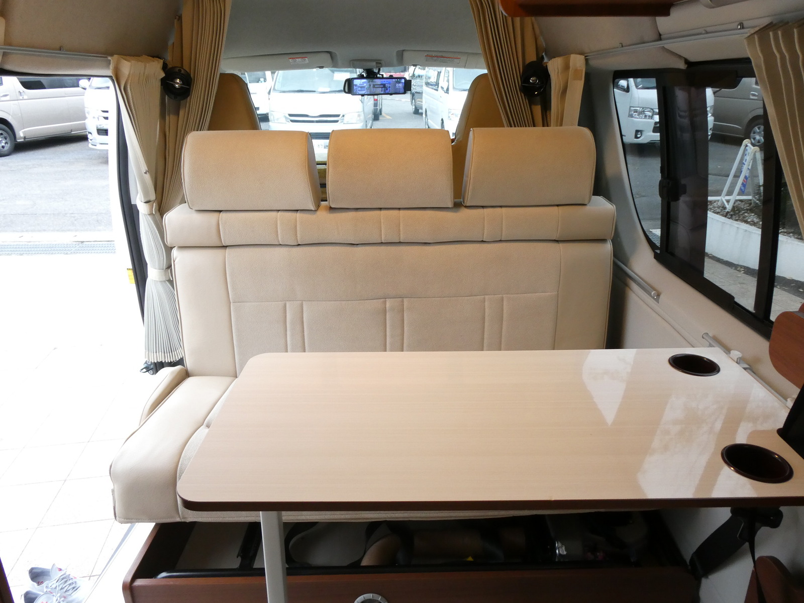 キャンピングカーバンコン