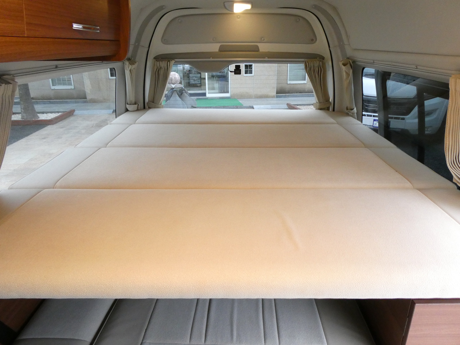 キャンピングカーバンコン