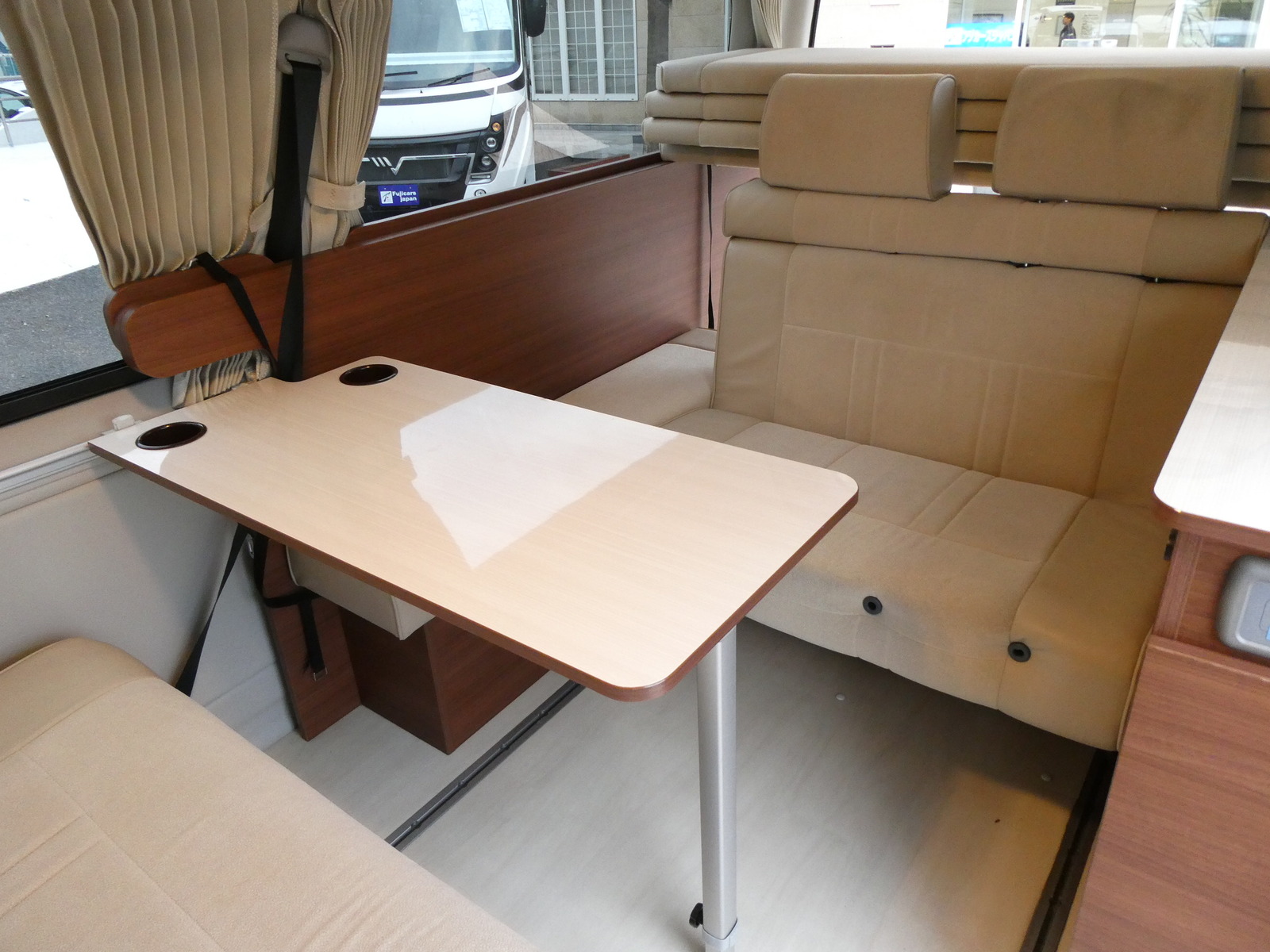 キャンピングカーバンコン