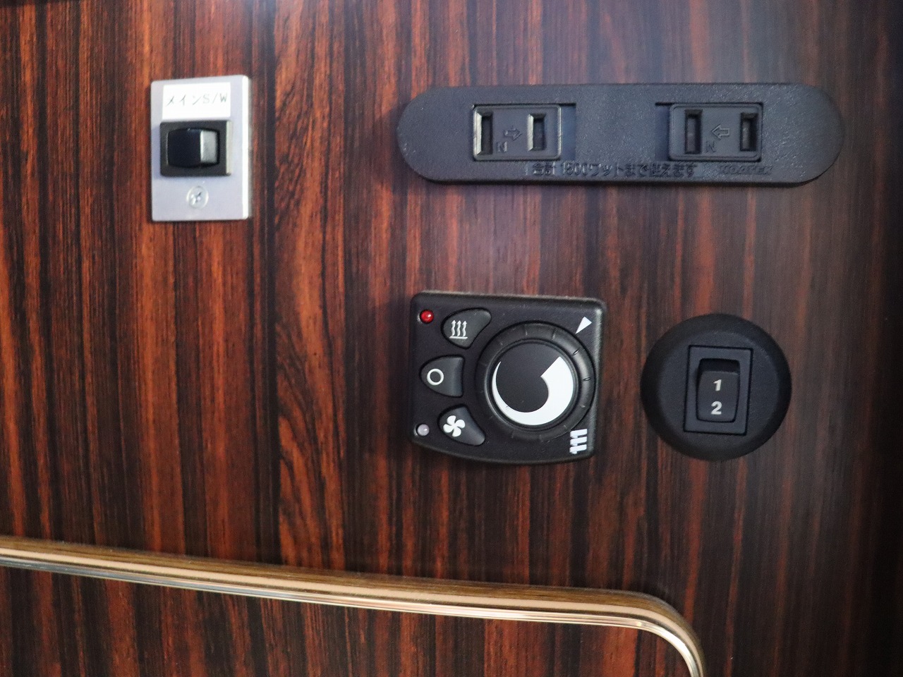 キャンピングカーバンコン