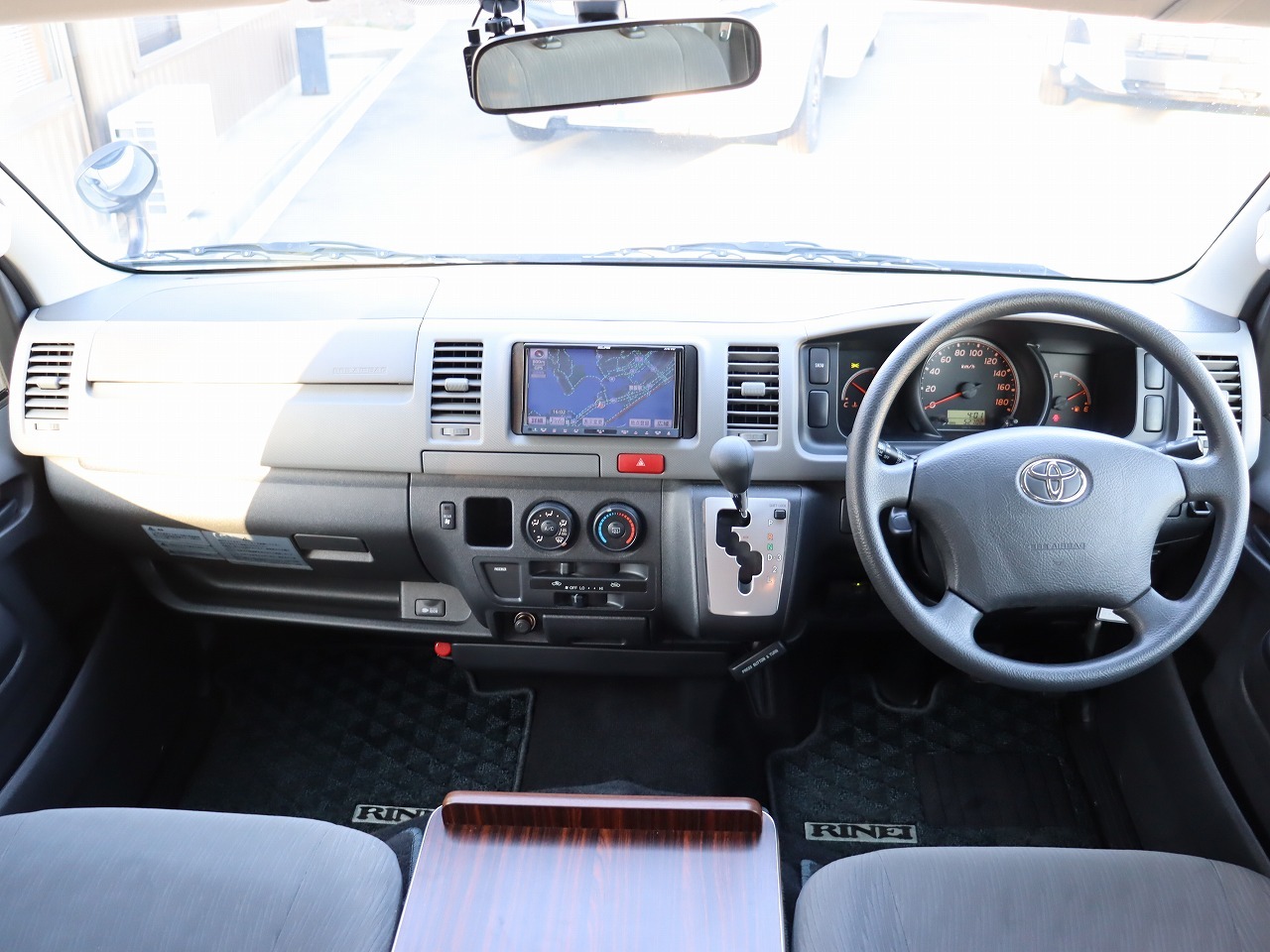 キャンピングカーバンコン