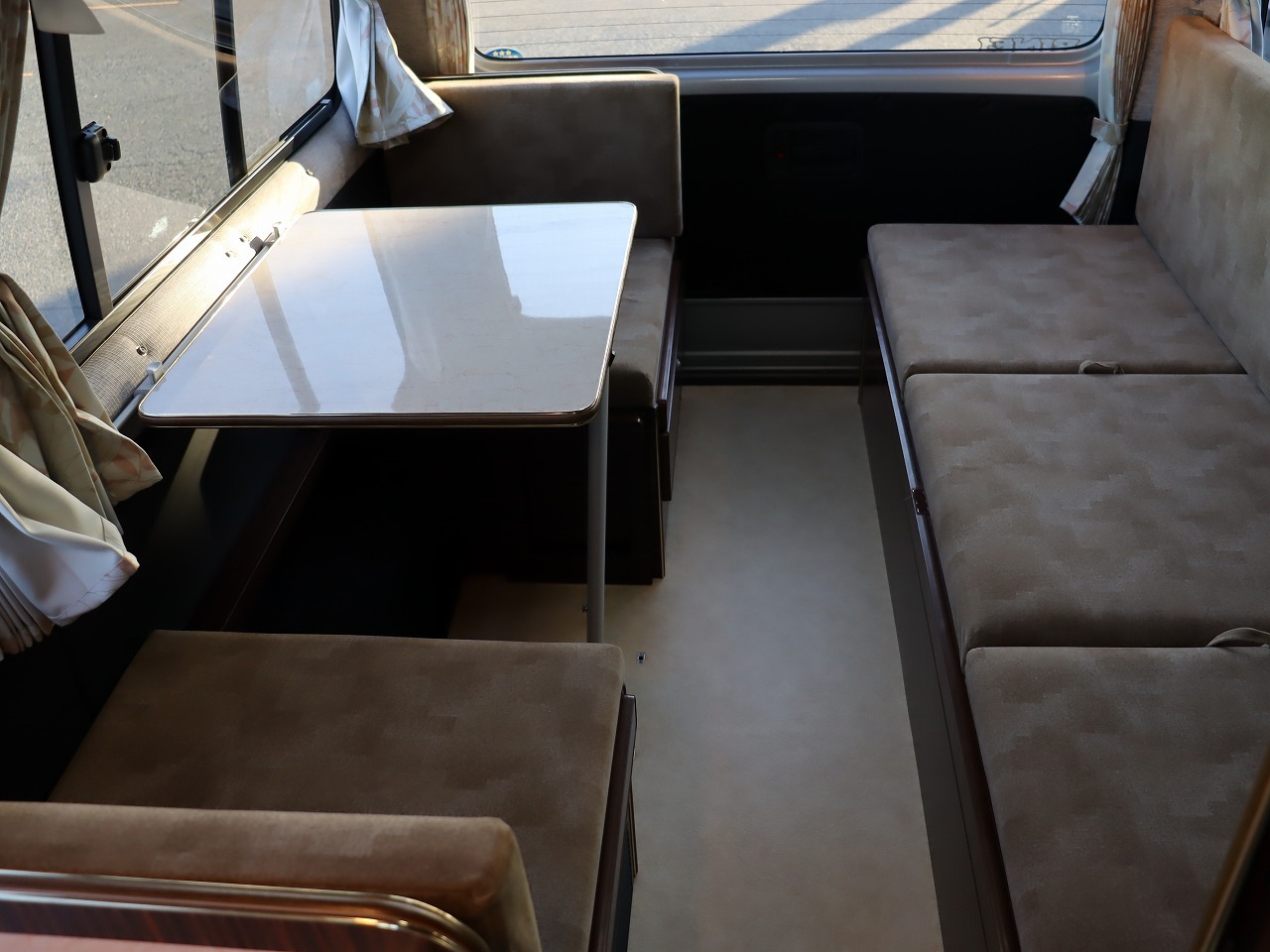 キャンピングカーバンコン